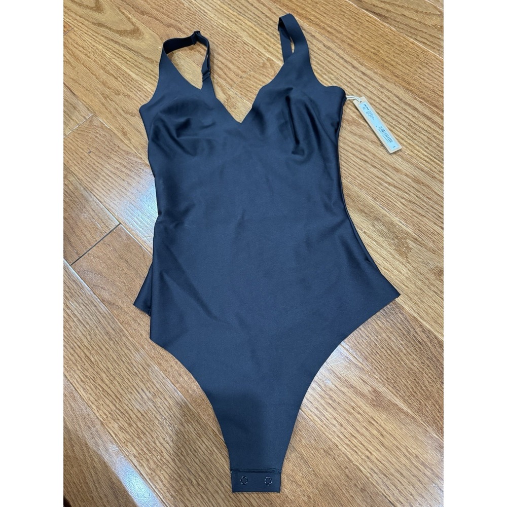 SKIMS Body Plunge Thong Bodysuit Onyx Black Size Medium NEW